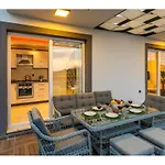 With Private Pool For 6 People In Oeluedeniz ヴィラ *