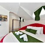 With Private Pool For 6 People In Oeluedeniz フェティエ