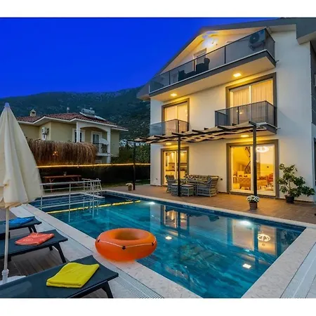 With Private Pool For 6 People In Oeluedeniz 别墅 费特希耶