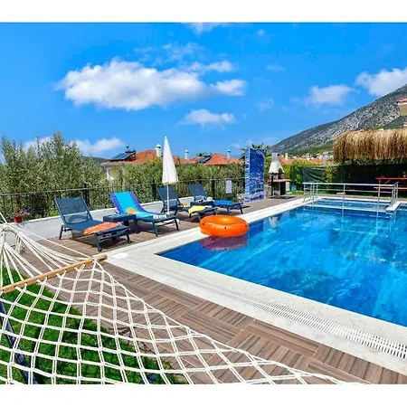 With Private Pool For 6 People In Oeluedeniz 别墅