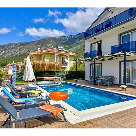 With Private Pool For 6 People In Oeluedeniz 别墅 *