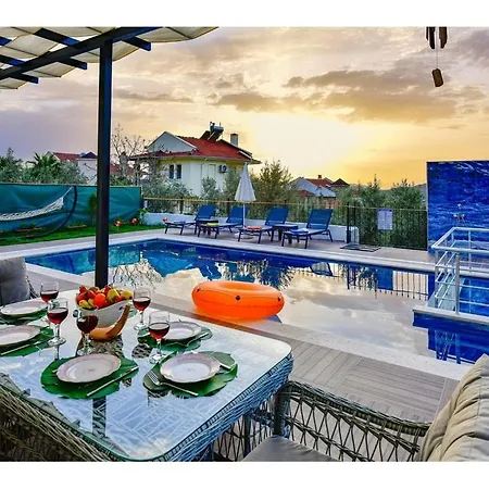 Villa With Private Pool For 6 People In Oeluedeniz *