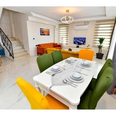 With Private Pool For 6 People In Oeluedeniz *