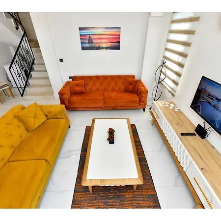 With Private Pool For 6 People In Oeluedeniz