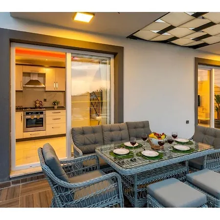 With Private Pool For 6 People In Oeluedeniz Villa *