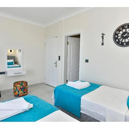 With Private Pool For 6 People In Oeluedeniz Villa *