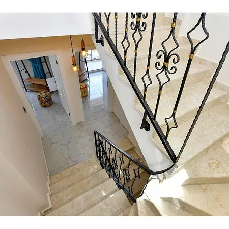 With Private Pool For 6 People In Oeluedeniz *