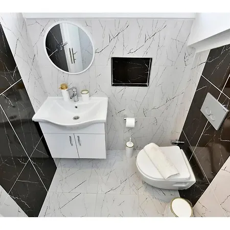 With Private Pool For 6 People In Oeluedeniz