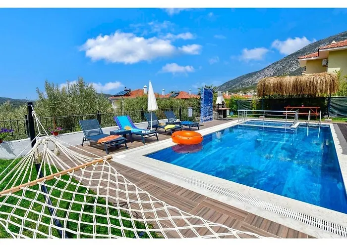 With Private Pool For 6 People In Oeluedeniz 别墅