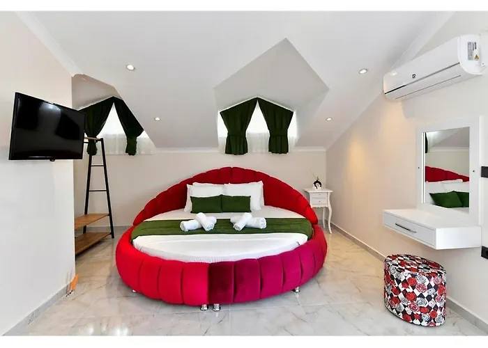 With Private Pool For 6 People In Oeluedeniz * 费特希耶