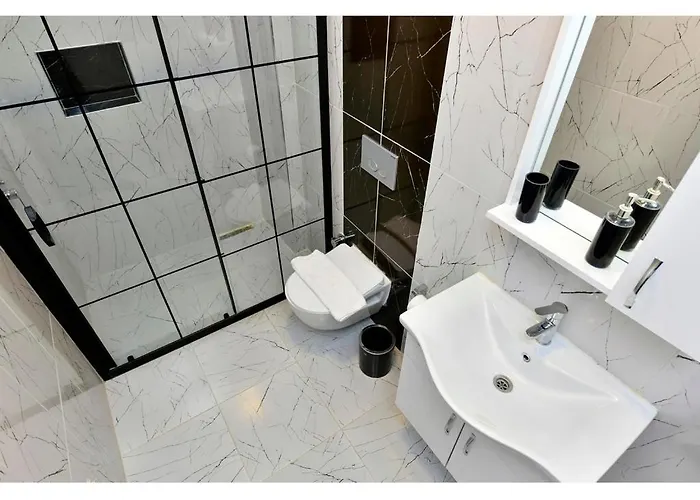 With Private Pool For 6 People In Oeluedeniz 别墅 费特希耶