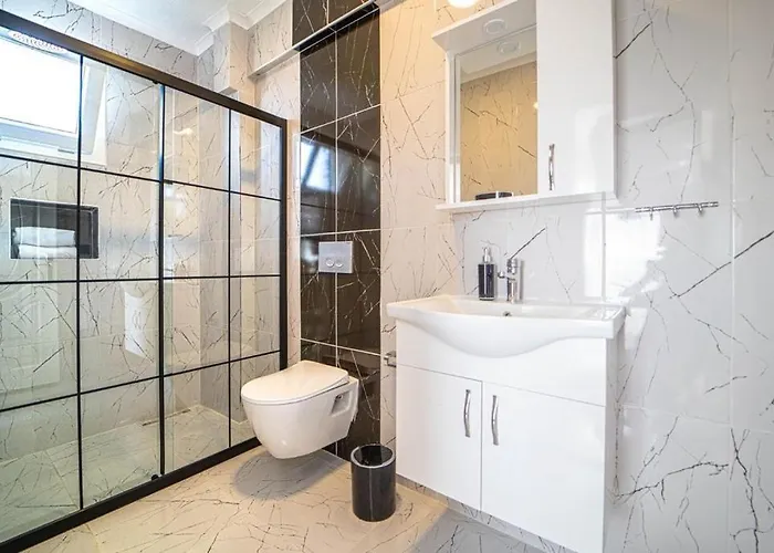 With Private Pool For 6 People In Oeluedeniz 别墅 费特希耶