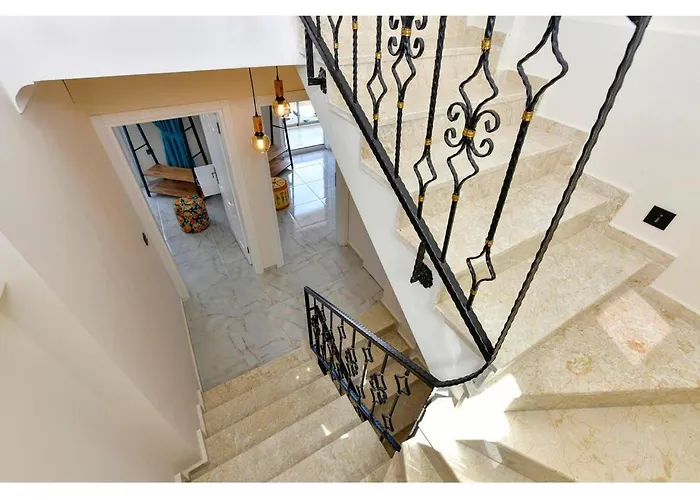 With Private Pool For 6 People In Oeluedeniz *