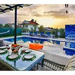 Villa With Private Pool For 6 People In ölüdeniz *