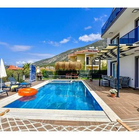 Vila With Private Pool For 6 People In Oeluedeniz Fethiye