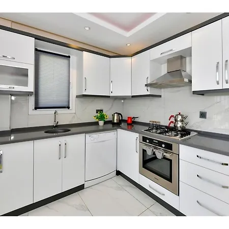 Villa With Private Pool For 6 People In Oeluedeniz *