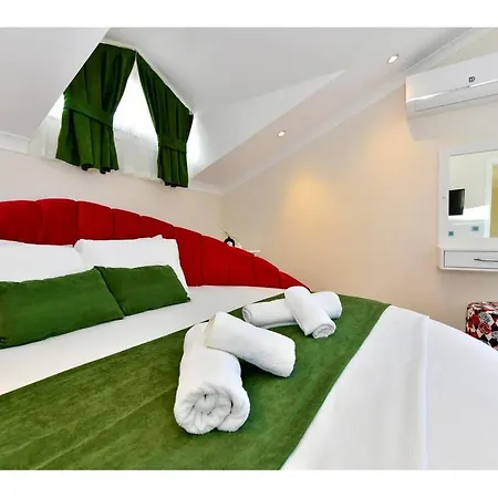 וילה With Private Pool For 6 People In Oeluedeniz *