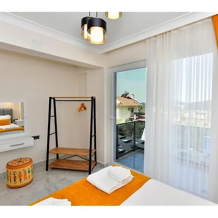 וילה With Private Pool For 6 People In Oeluedeniz