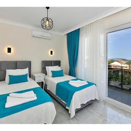 With Private Pool For 6 People In Oeluedeniz פאטהיה