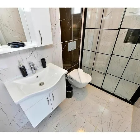 וילה With Private Pool For 6 People In Oeluedeniz פאטהיה