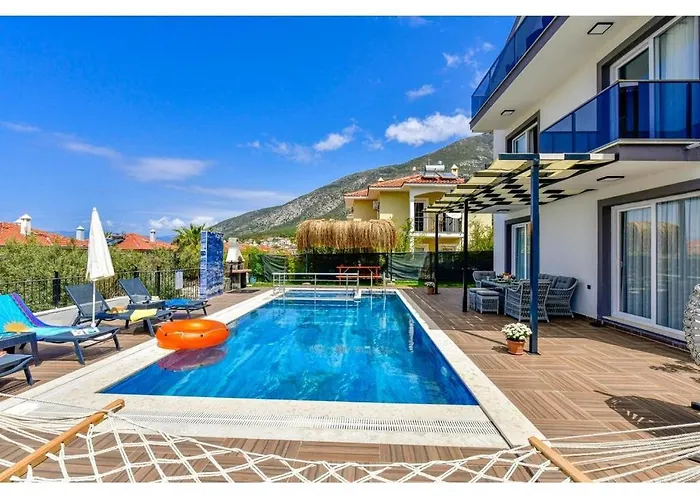 Vila With Private Pool For 6 People In Oeluedeniz Fethiye